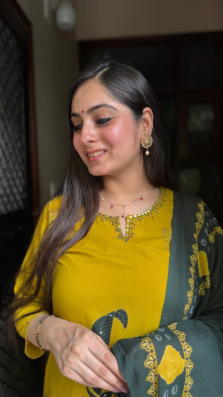 Ladies Cotton Suit - With color varients