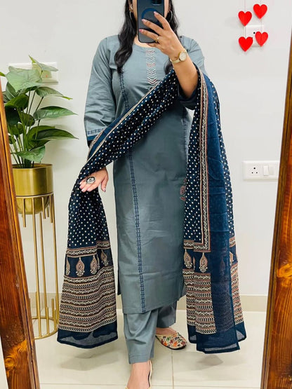 Ladies Cotton Suit